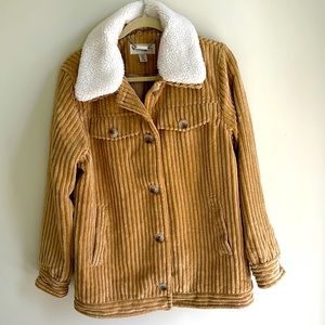 NWOT Koolaburra by UGG Women's Sz
Small Corduroy Shacket 
Removable Fur Collar